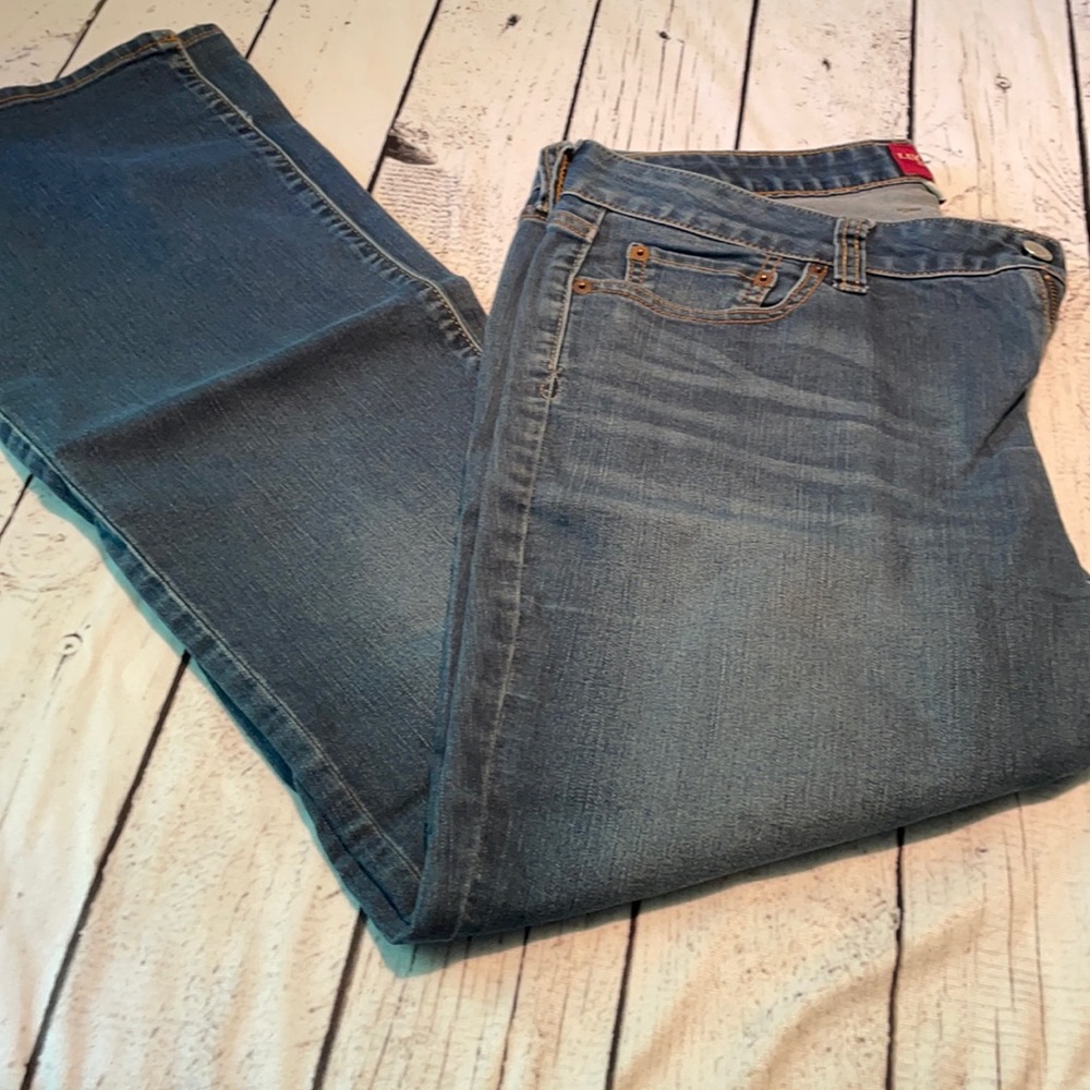 Lucky 🍀 blue jeans. Lola boot. 14/32 regular